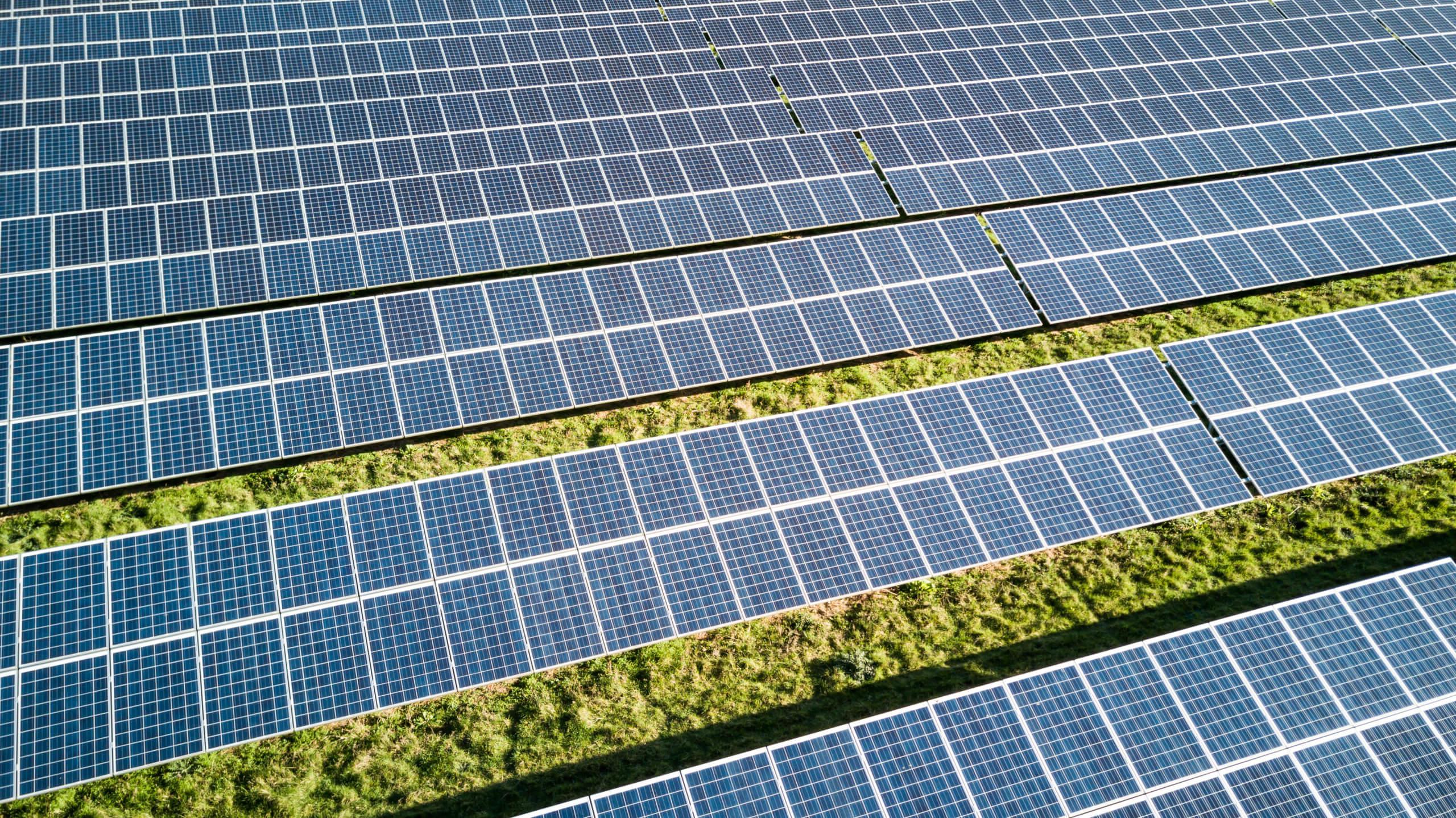 太阳能电池板场